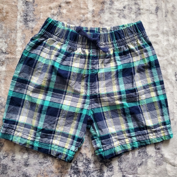 Boy plaid shorts and red rescue vehicle t-shirt. Carter's toddler baby 18m. - Picture 5 of 8